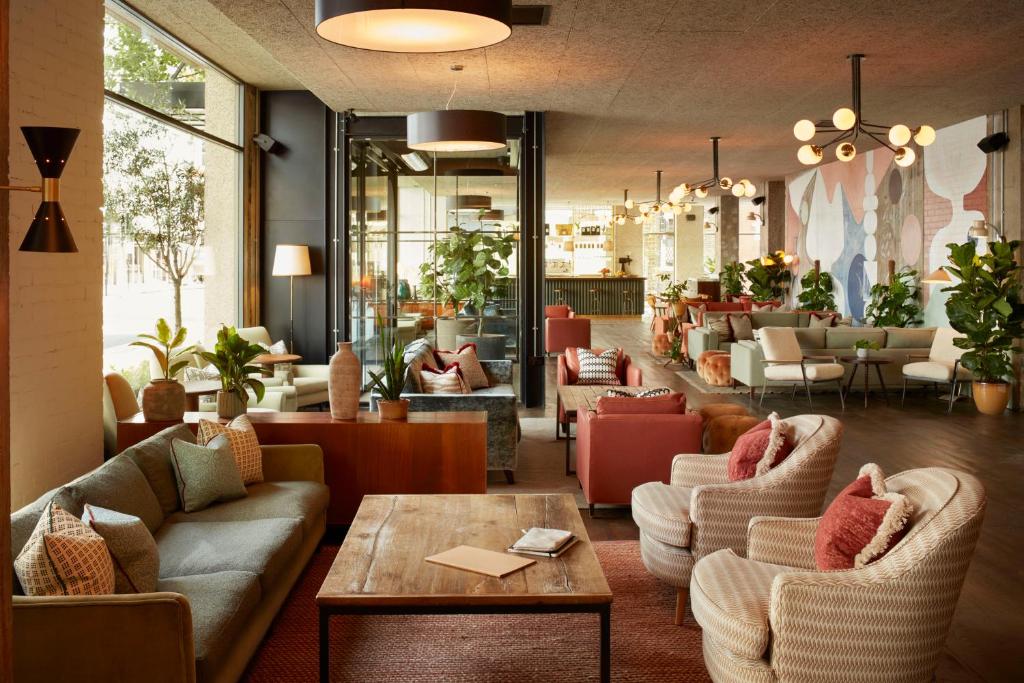 London Hotel Comparison: Quick Facts for Your Next Stay