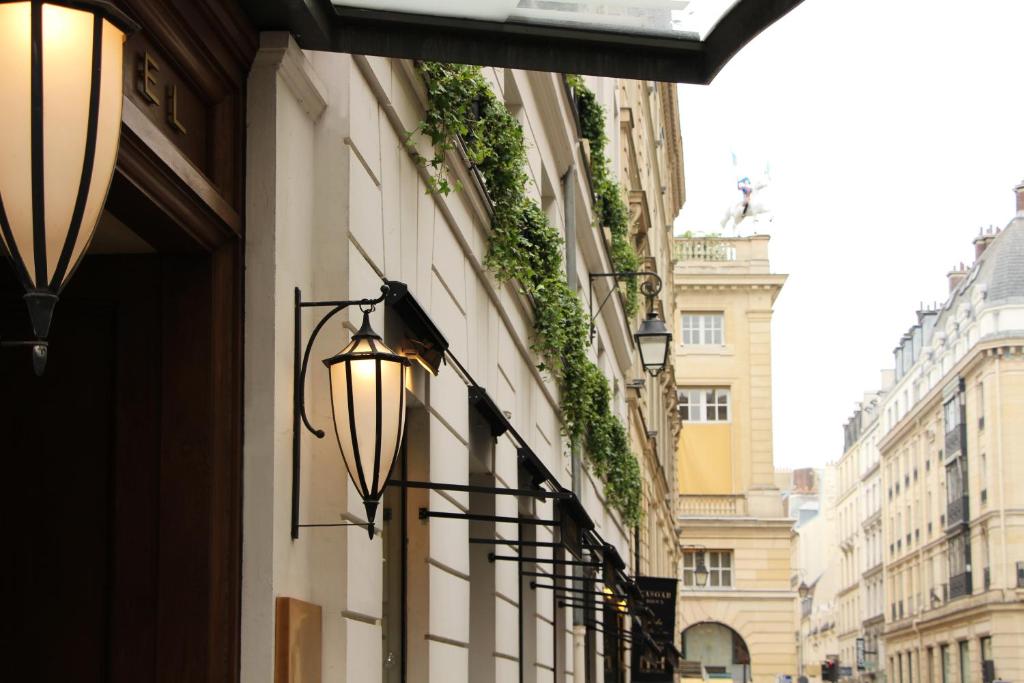 Paris Hotel Comparison: Top Stays Near Champs-Élysées for Swift Decisions